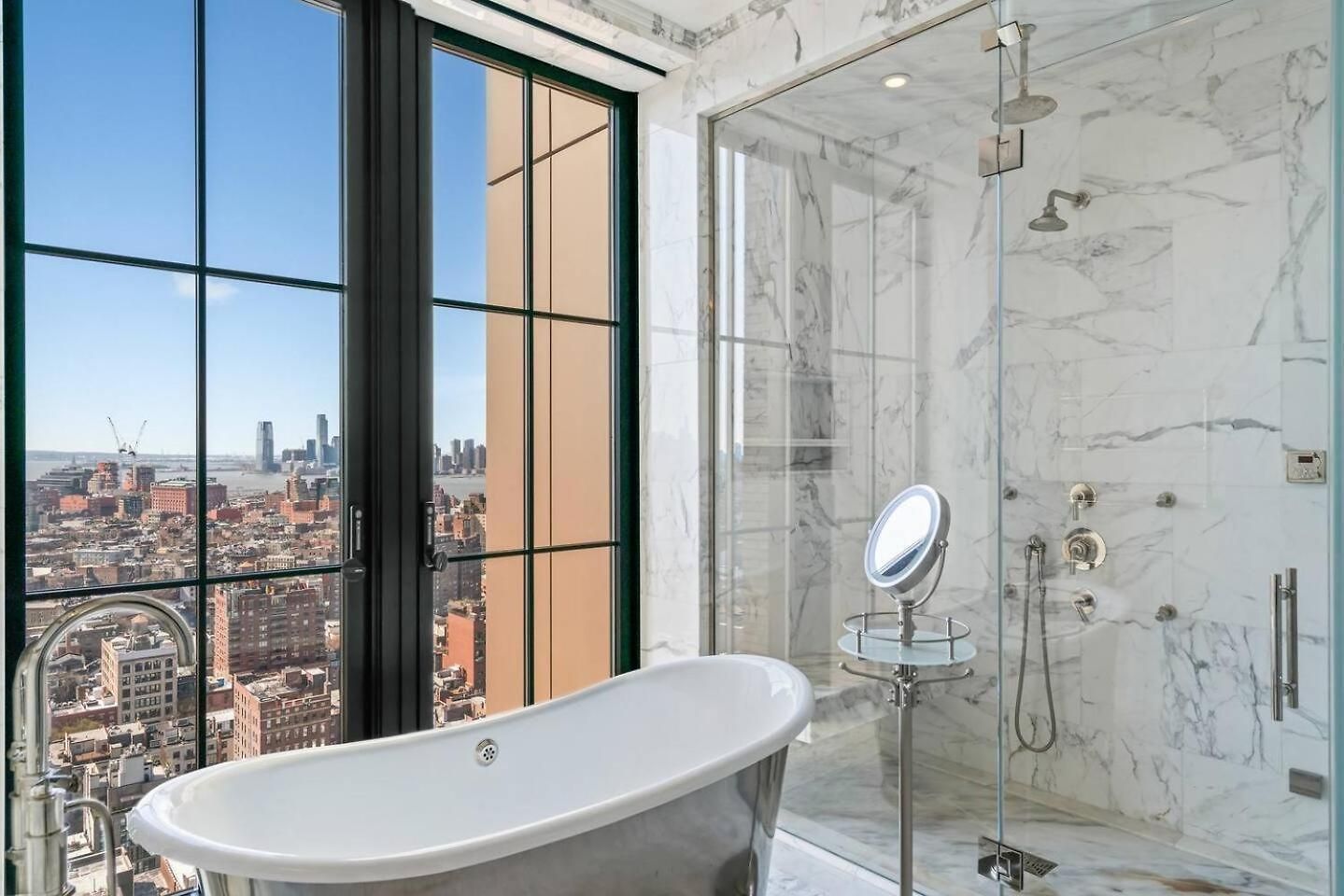 Penthouse Modern Spacious Bedrooms Apartment *