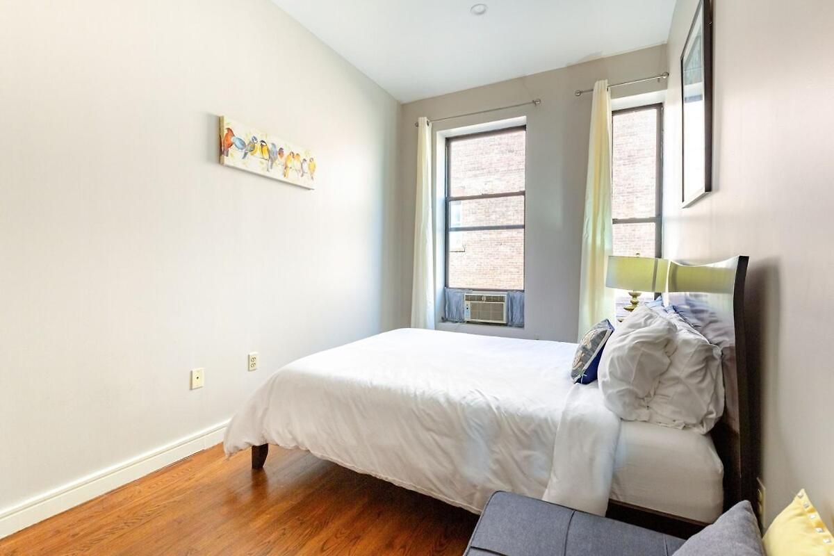 Beautiful 2-bedroom Townhouse Nyc Apartment *