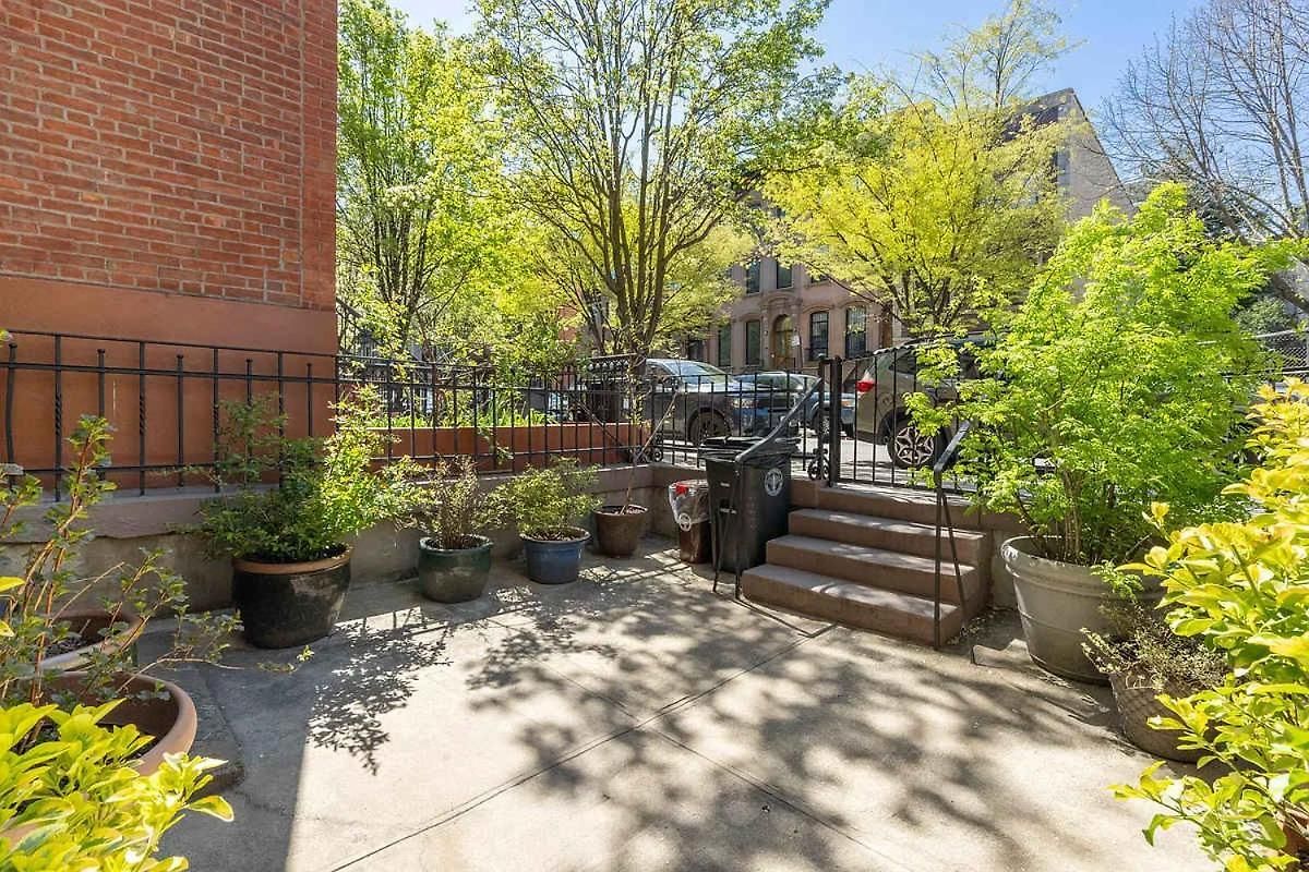 Lenox Garden Fully-furnished 1br In Harlem With Outdoor Space *