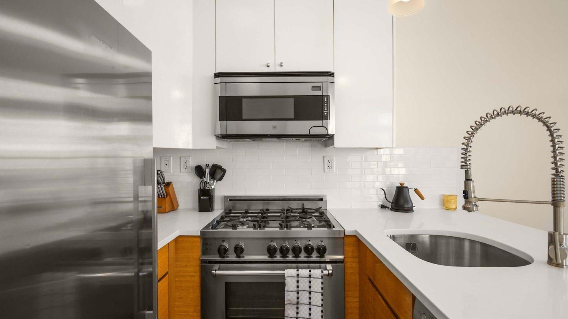 Broadway Terrace Sunlit 1br With Private Balcony New York