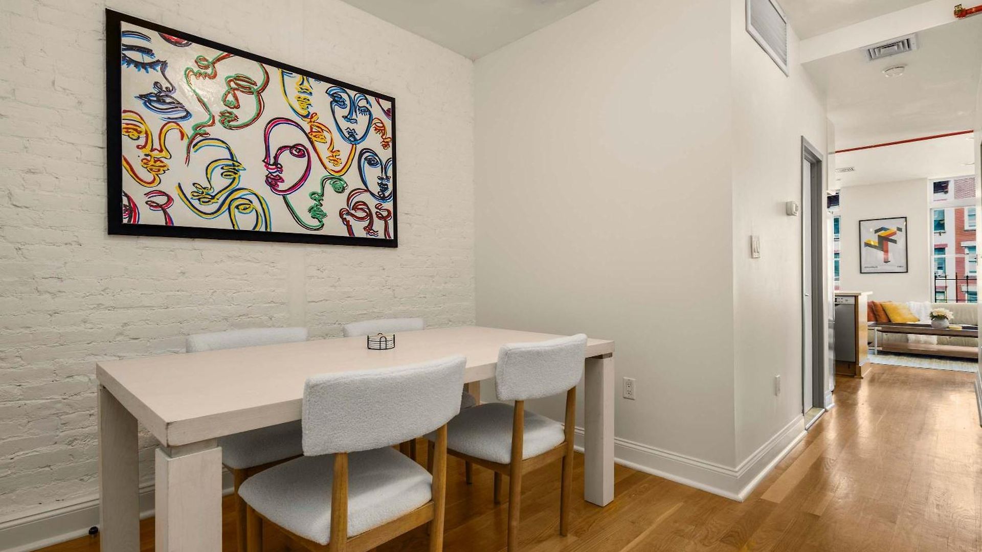 Broadway Terrace Sunlit 1br With Private Balcony