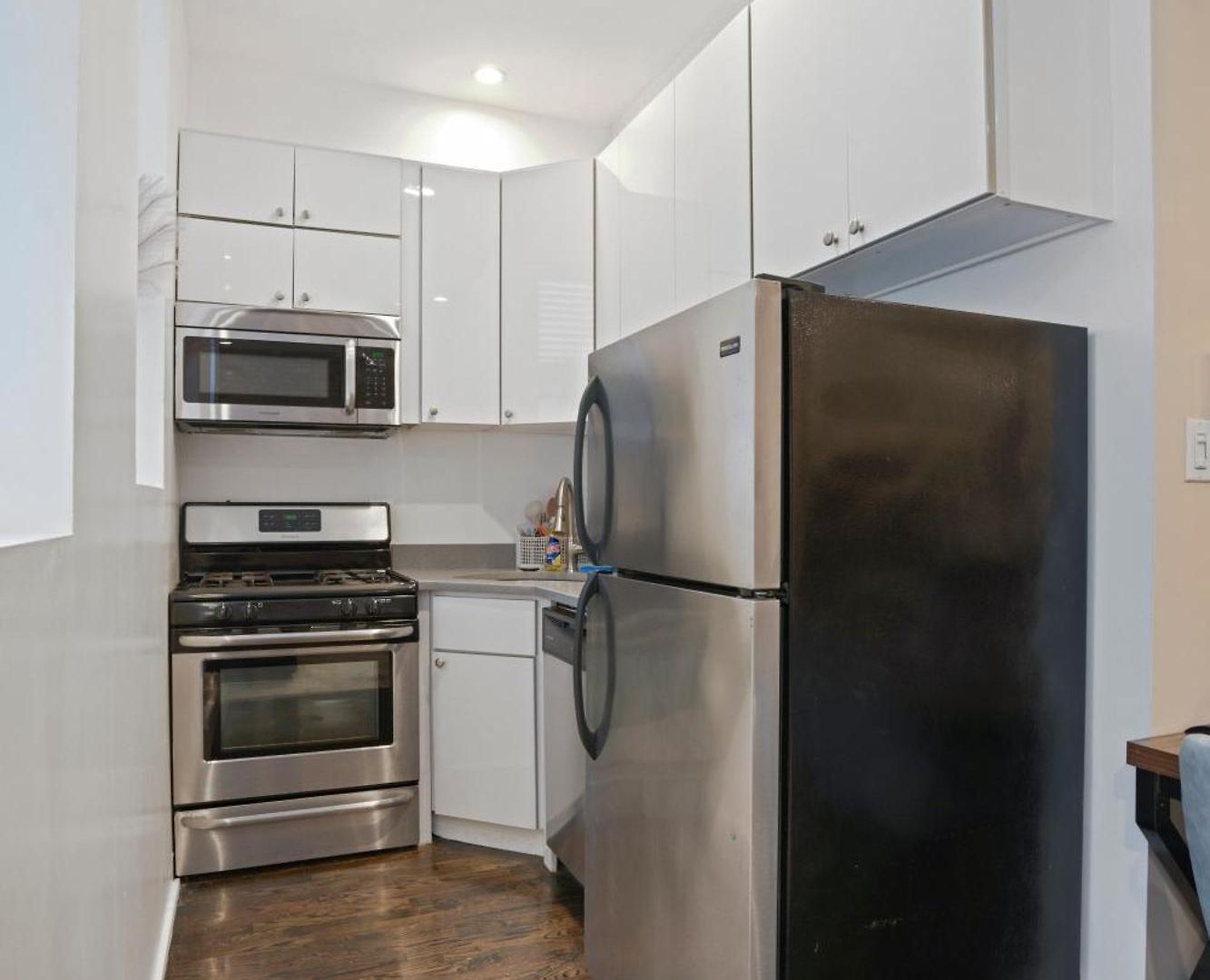 3 Bd Stylish In Manhattan Apartment *