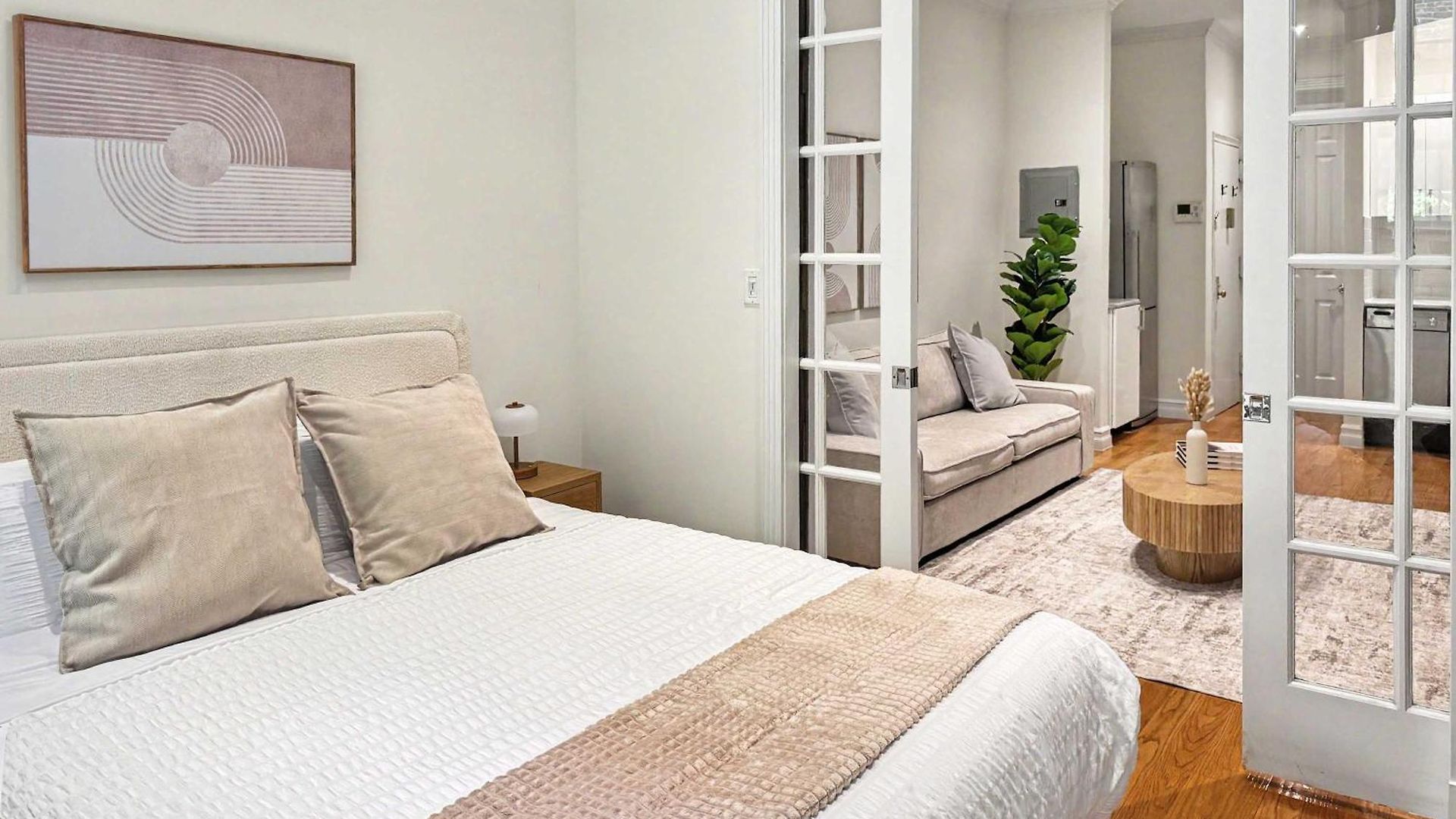 The East Side I - Vibe 8829 Apartment