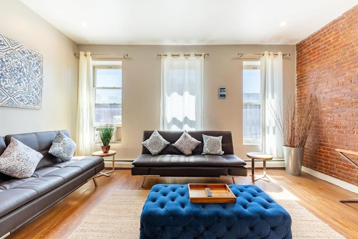 Beautiful 2-bedroom Townhouse Nyc