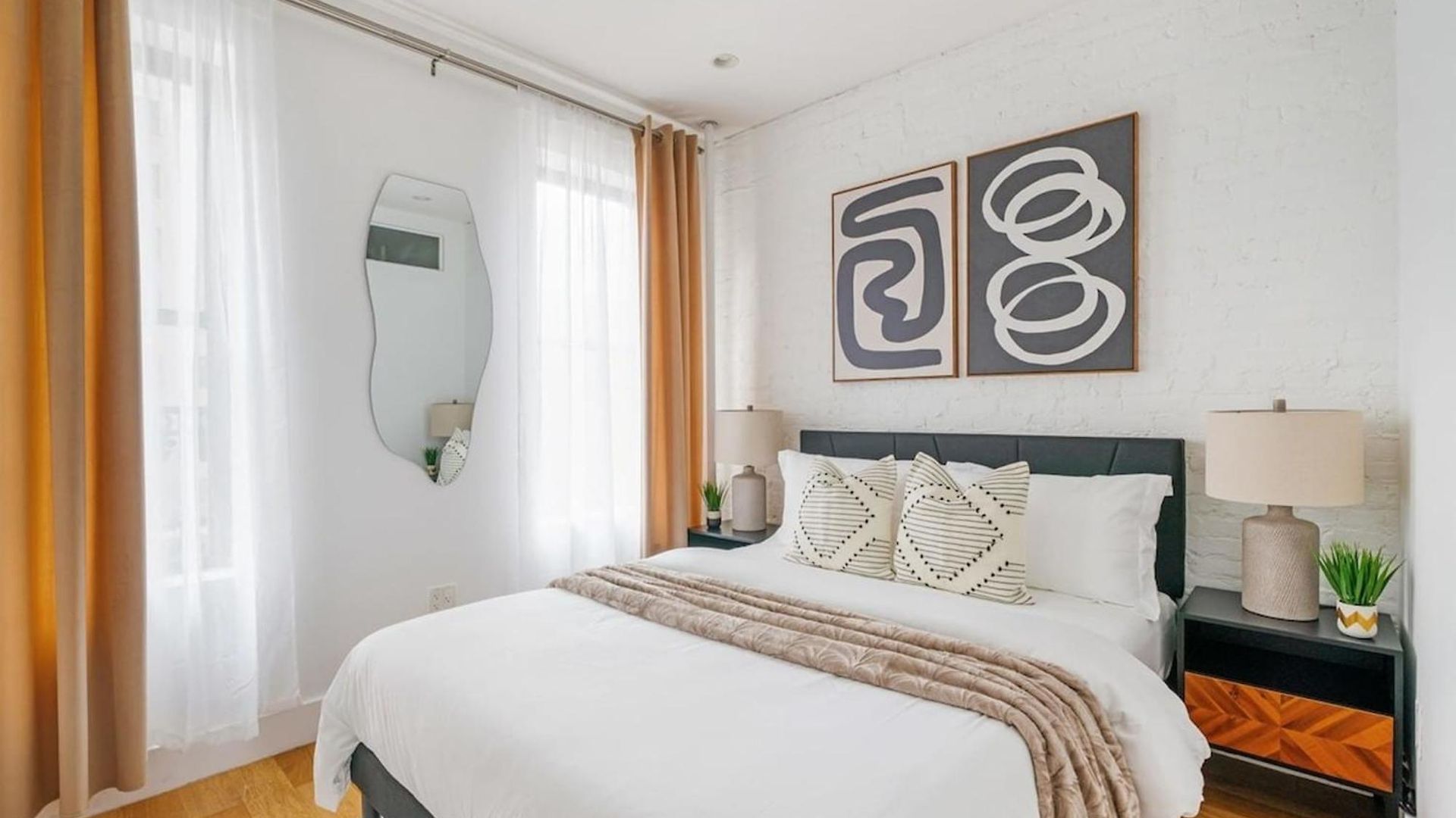 1290 Ues Apartment