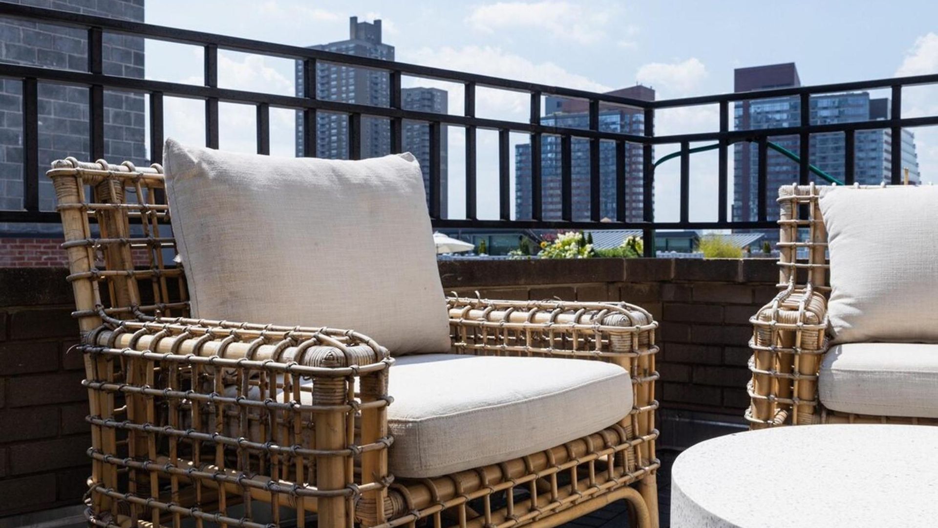 809 Midtown Apartment
