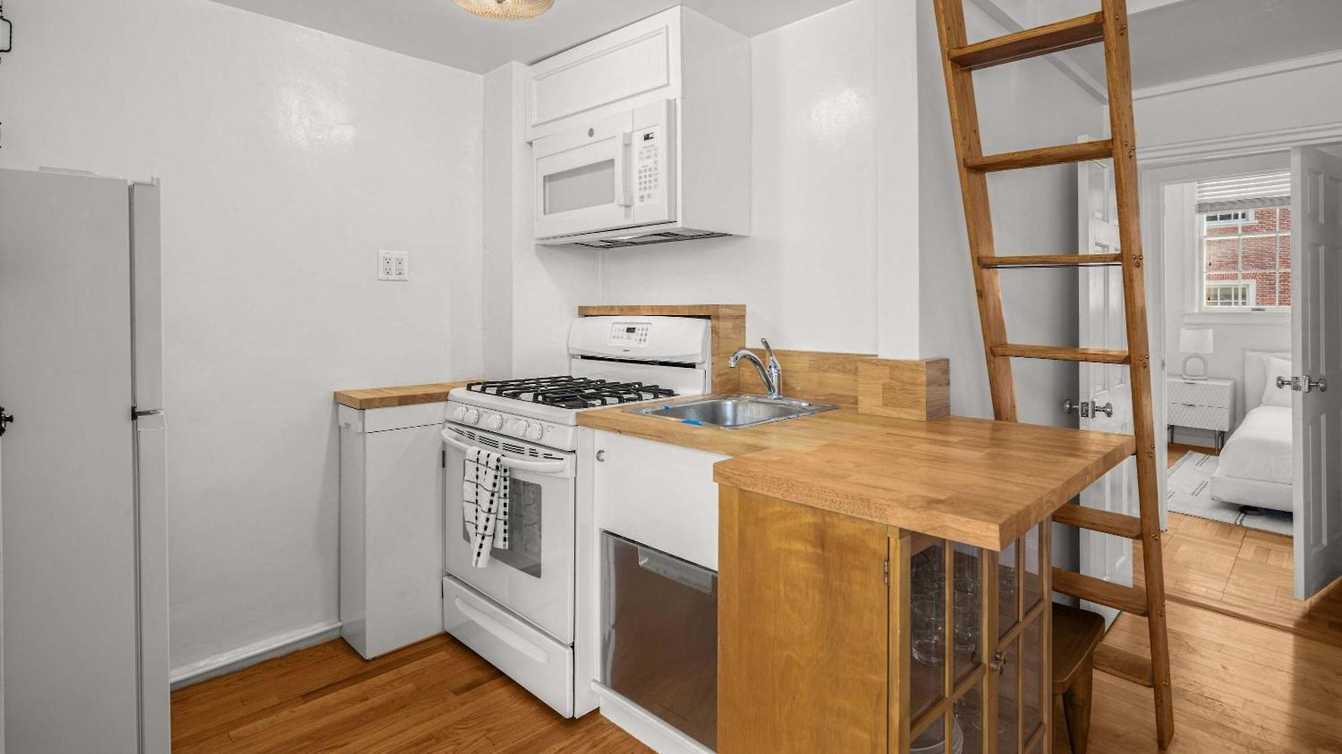 Macdougal Classic 1br Brick Loft In Greenwich Village * New York