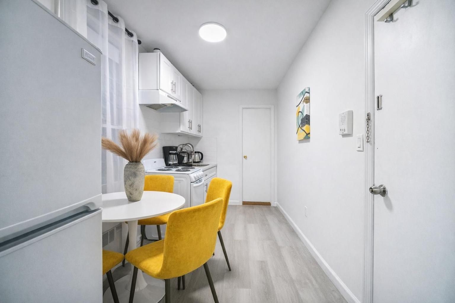1 Bd Unit In Location * New York