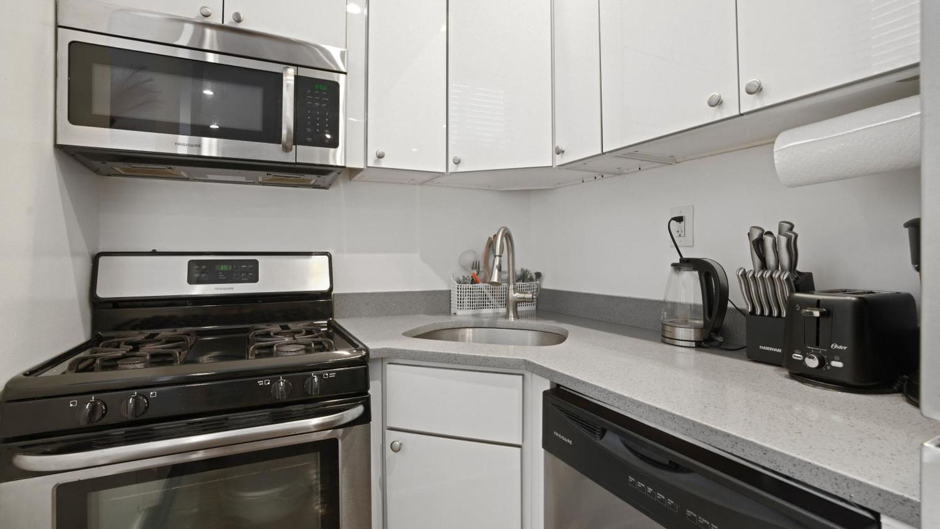 Apartment 3 Bd Stylish In Manhattan