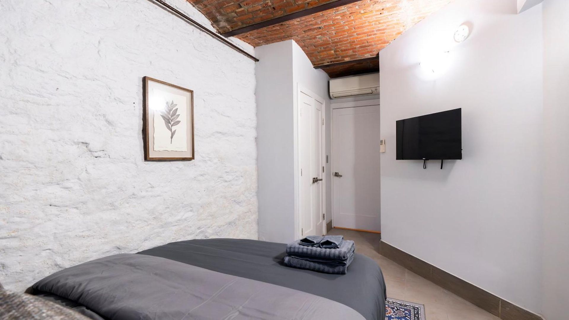 Apartment Park - 4 Bedroom With Self Check-in