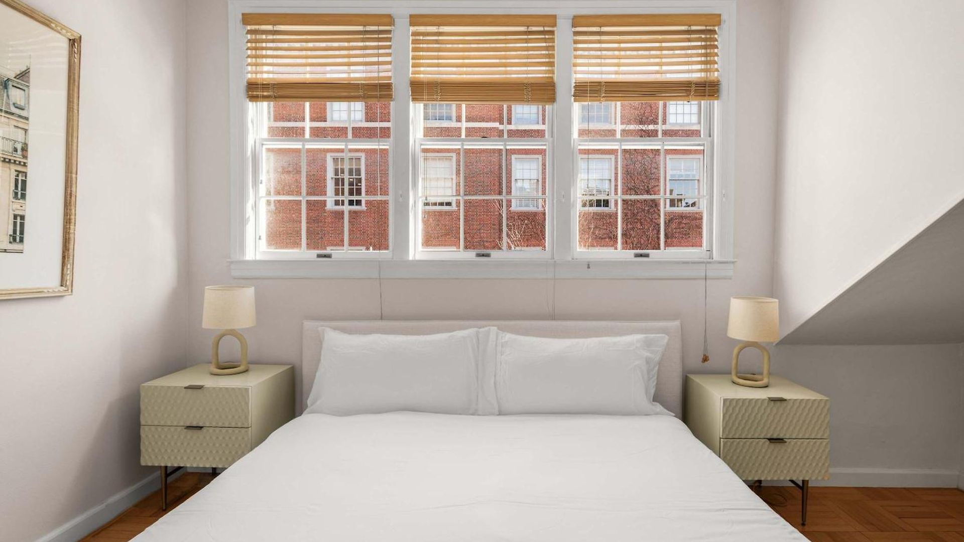Macdougal Classic 1br Brick Loft In Greenwich Village *