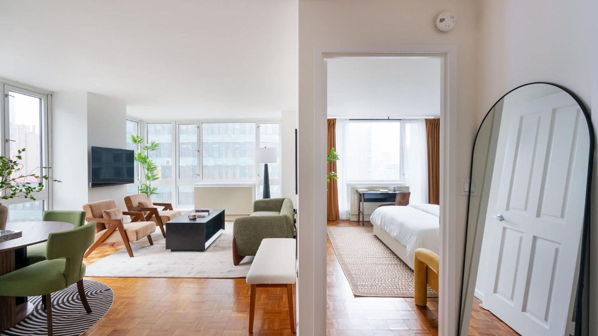 Apartment 43-20a Newly Furnished 1br- Full Service Doorman Laundry Gym Business Center New York