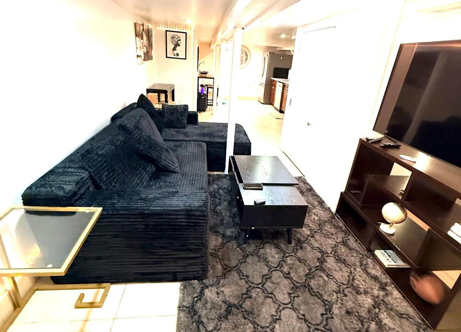Starbase Apartment *