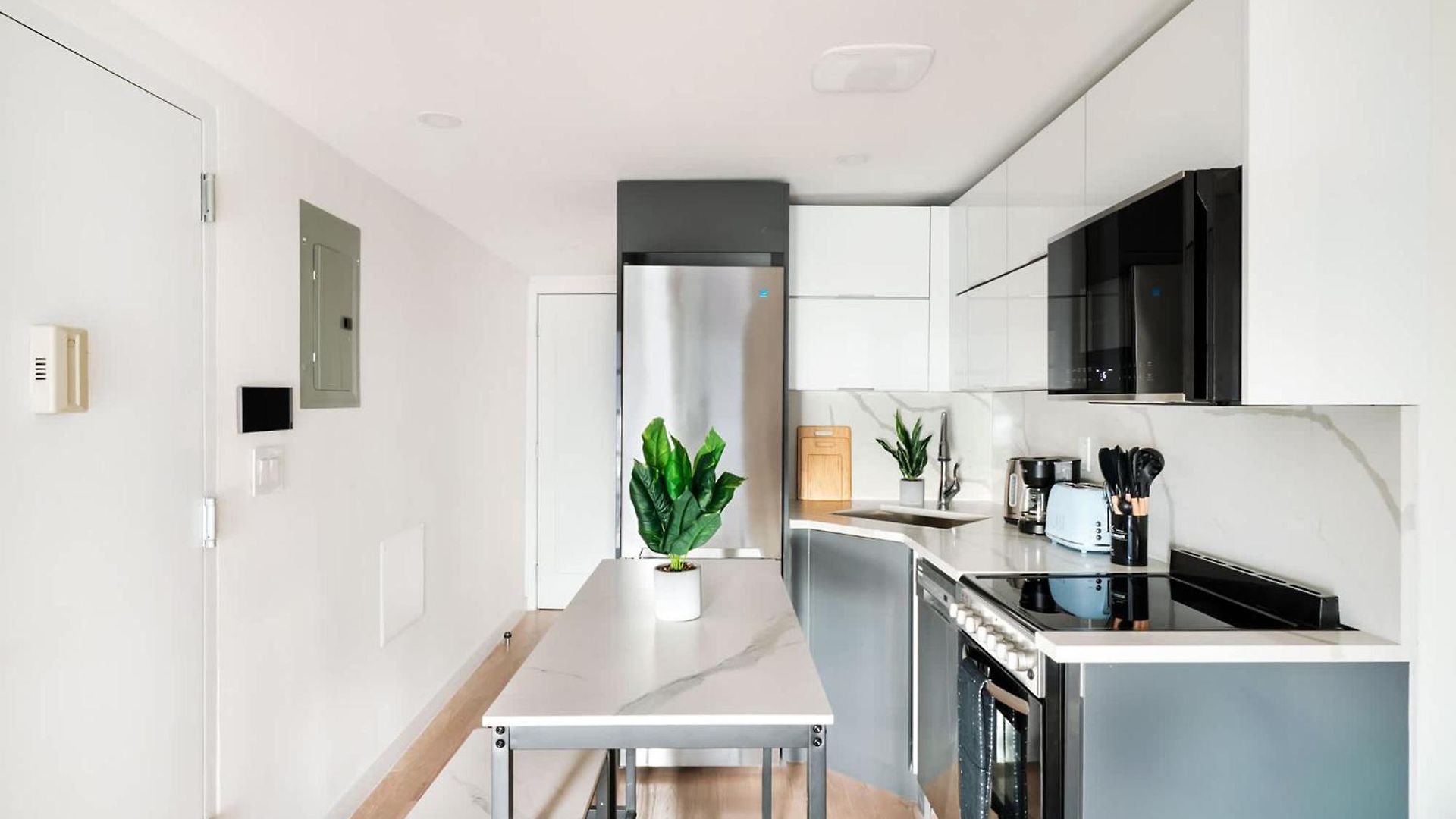 Apartment 22-4a Sleek Modern 1br Gramercy New York