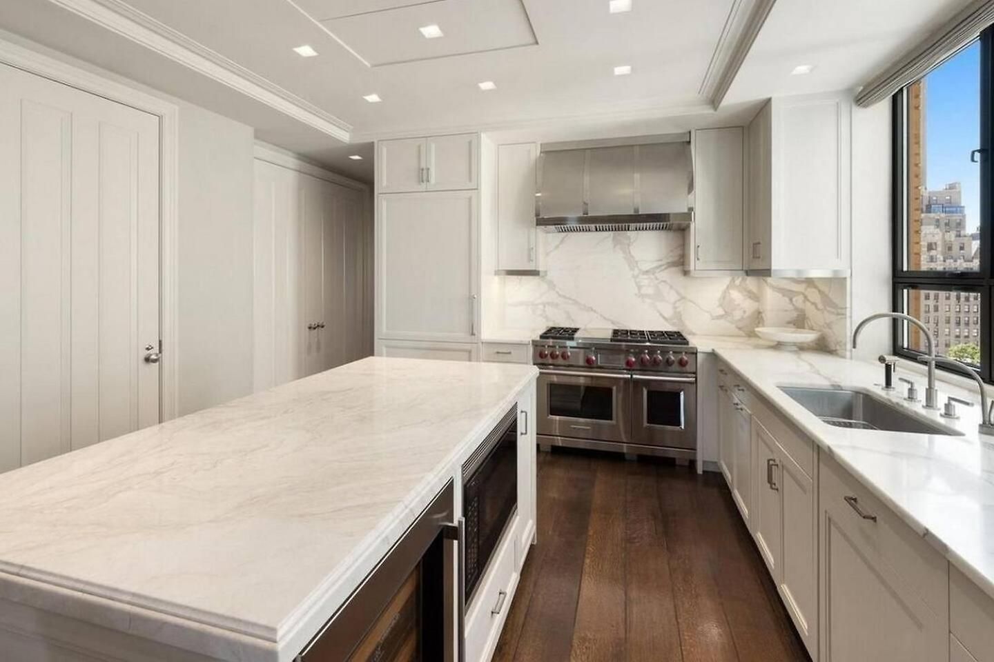 Ultra-luxury Fifth Avenue