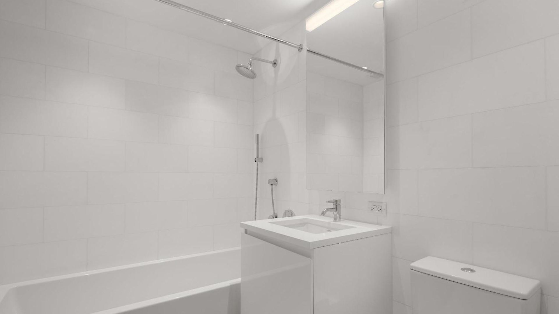 Embassy Ii 24th Floor 2br With Doorman Gym Pool Apartment *