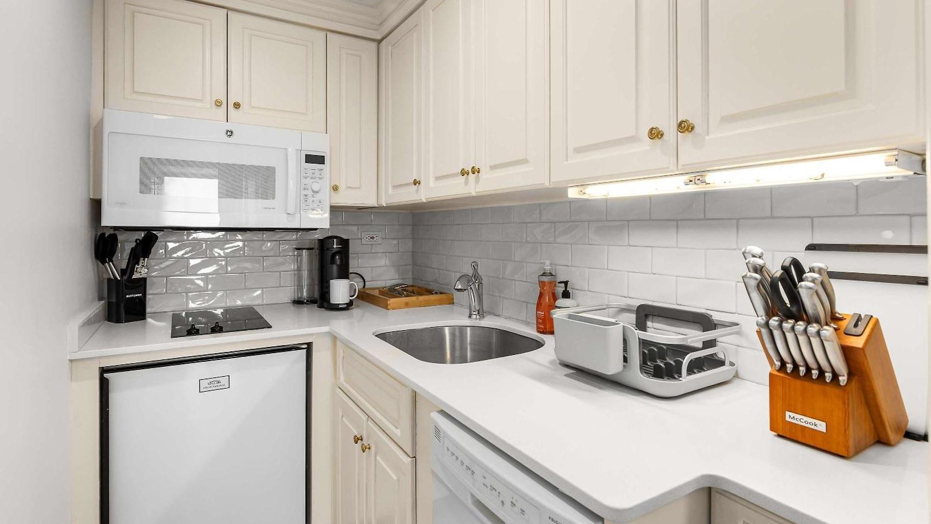 Essex I By Haus 1br Park Loft W Elevator Apartment New York