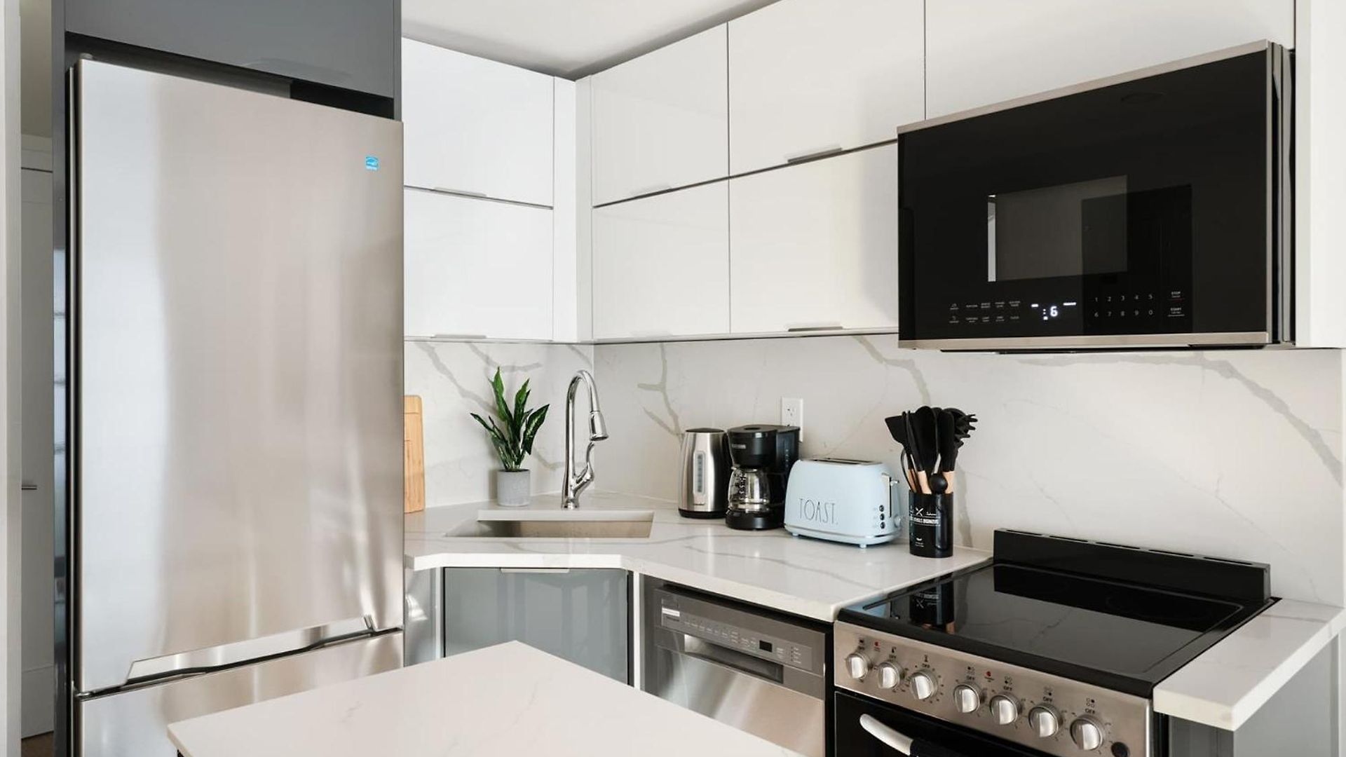 Apartment 22-4a Sleek Modern 1br Gramercy