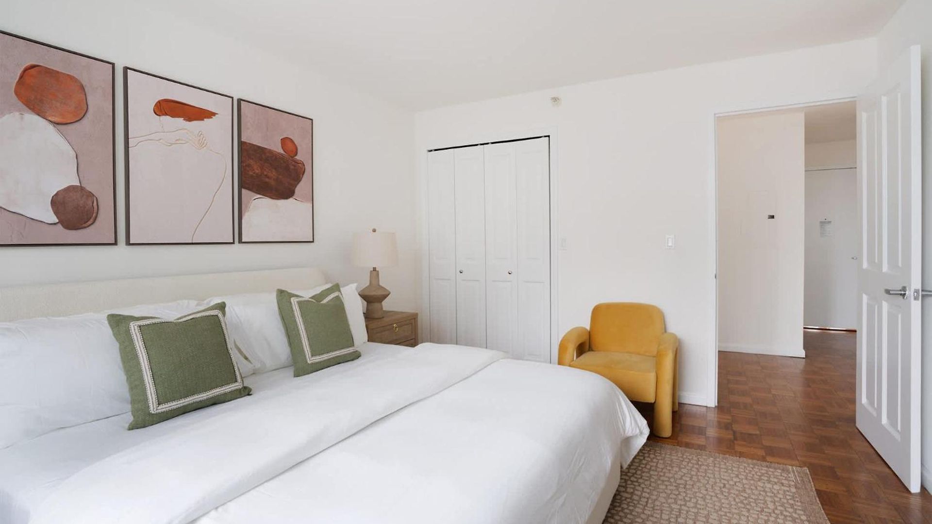 43-20a Newly Furnished 1br- Full Service Doorman Laundry Gym Business Center *
