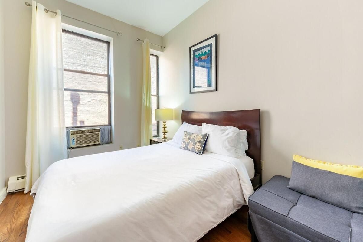 Beautiful 2-bedroom Townhouse Nyc Apartment