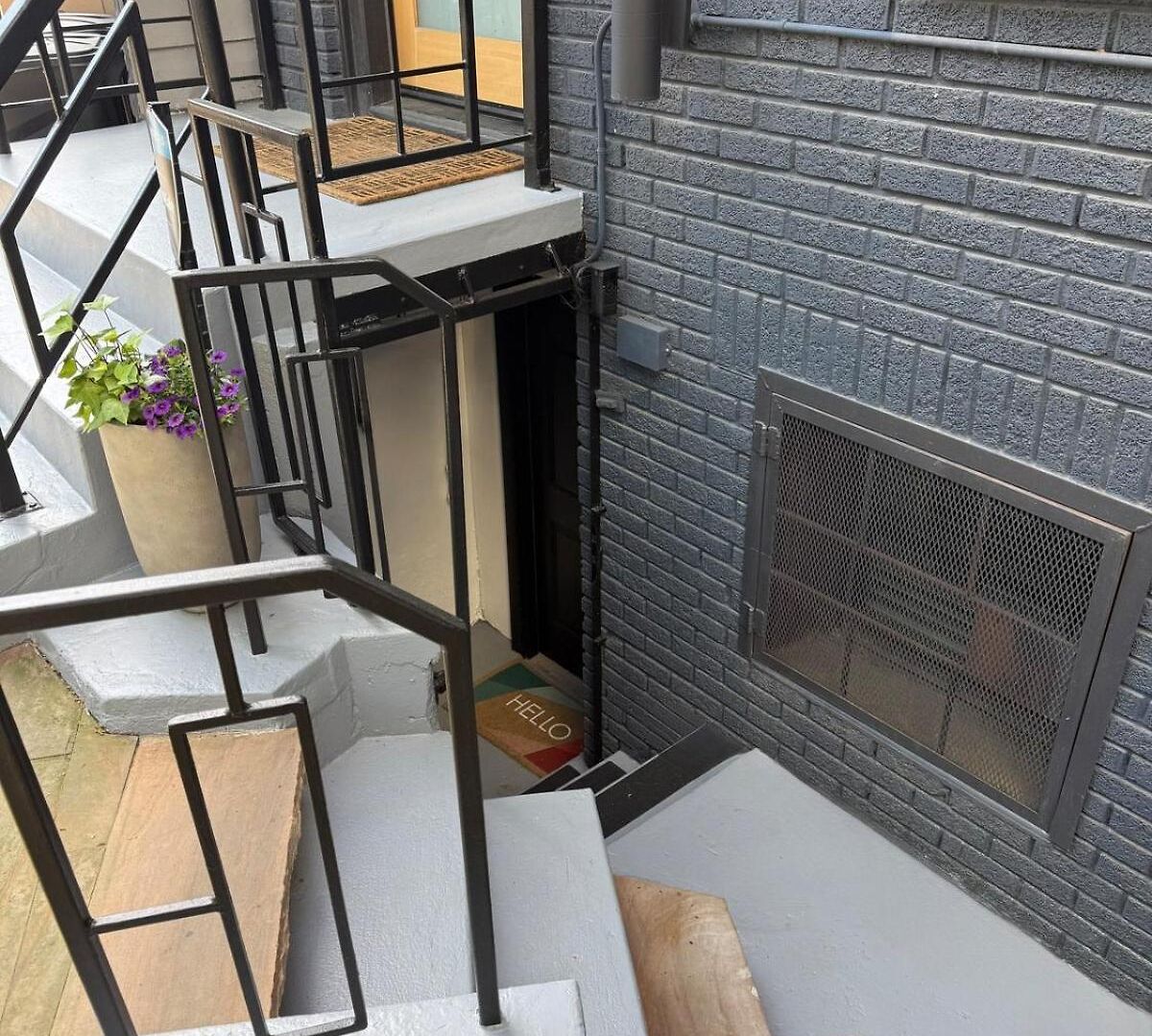 Modern Luxury In Brooklyn Townhouse, Private Apartment *