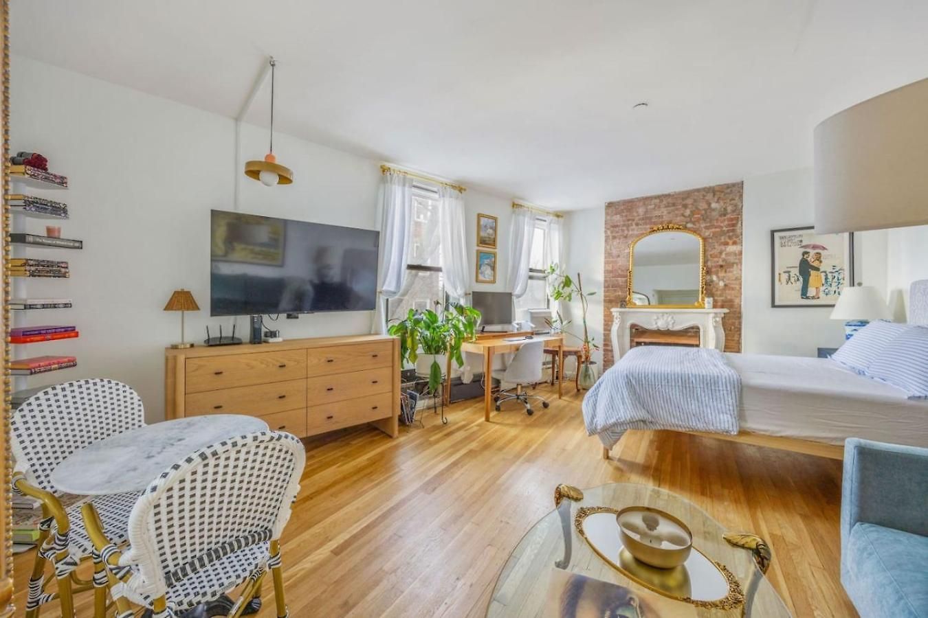 Cozy West Village Hudson River Views *