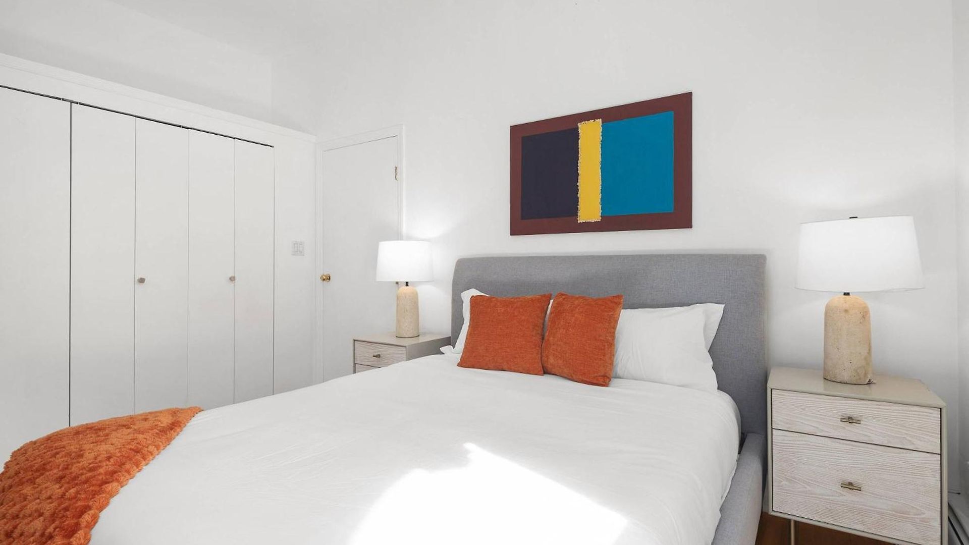Seaport Place By Stayhaus Floor-through 1br Loft Apartment New York