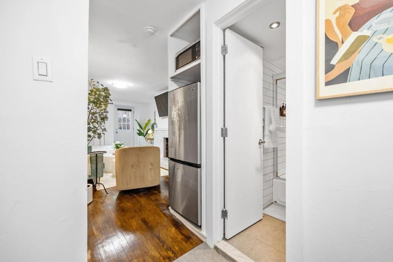 Chelsea Flat Private Garden Grill High Line Apartment New York
