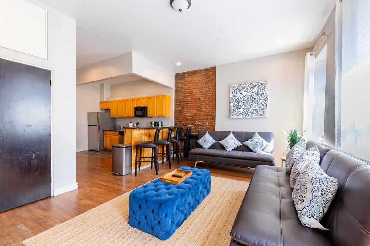 Beautiful 2-bedroom Townhouse Nyc