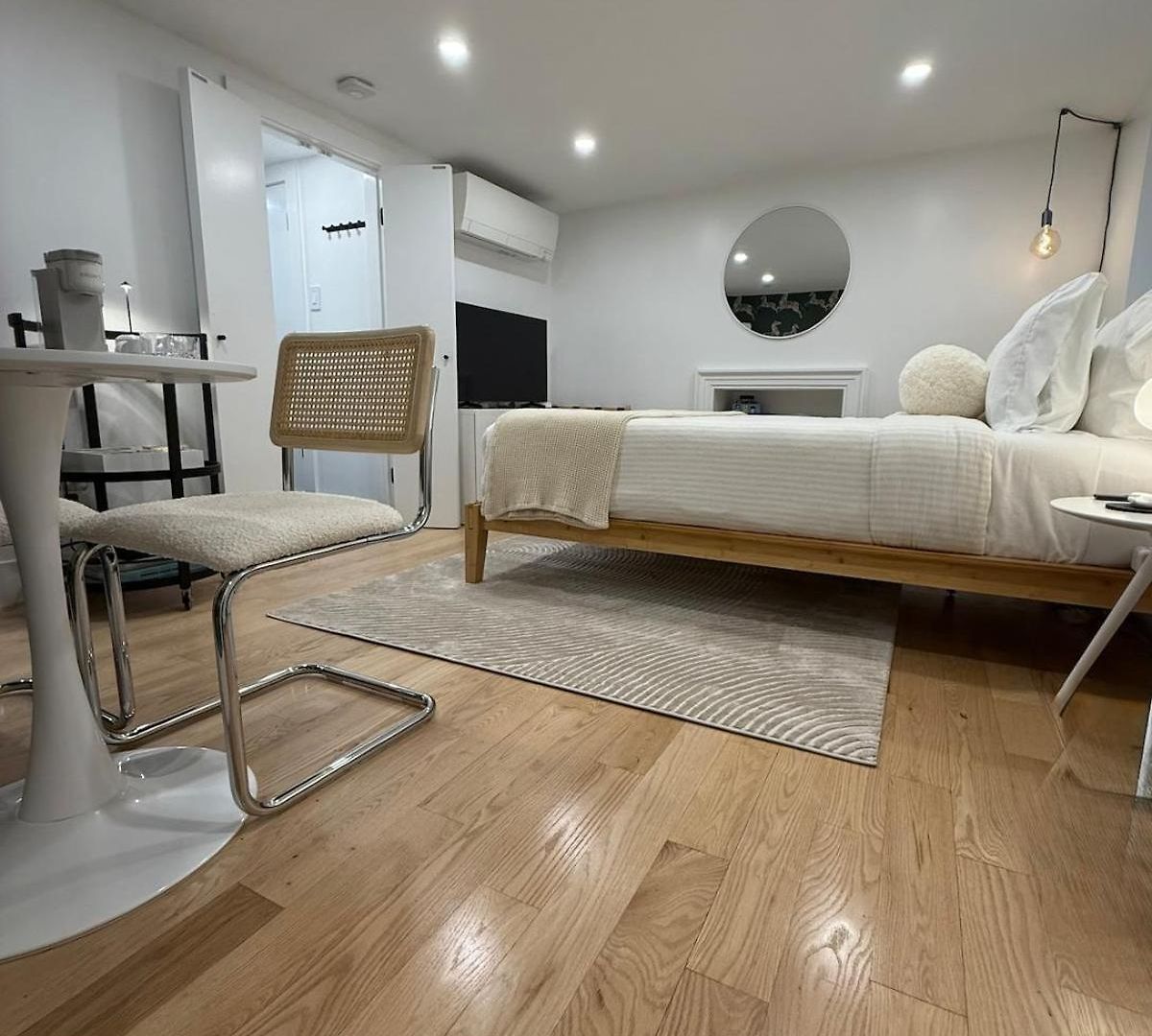 Modern Luxury In Brooklyn Townhouse, Private Apartment *
