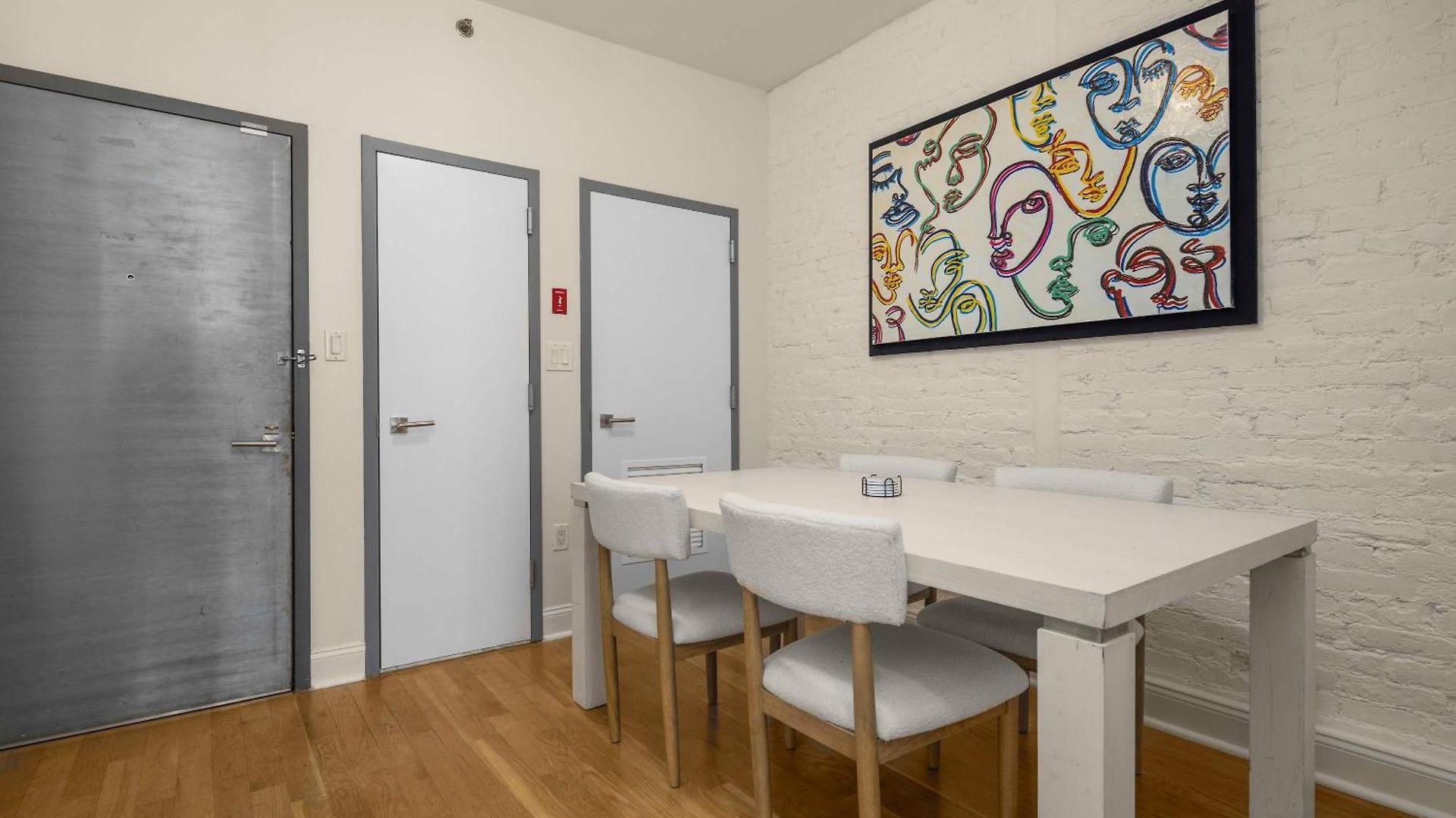 Broadway Terrace Sunlit 1br With Private Balcony Apartment *
