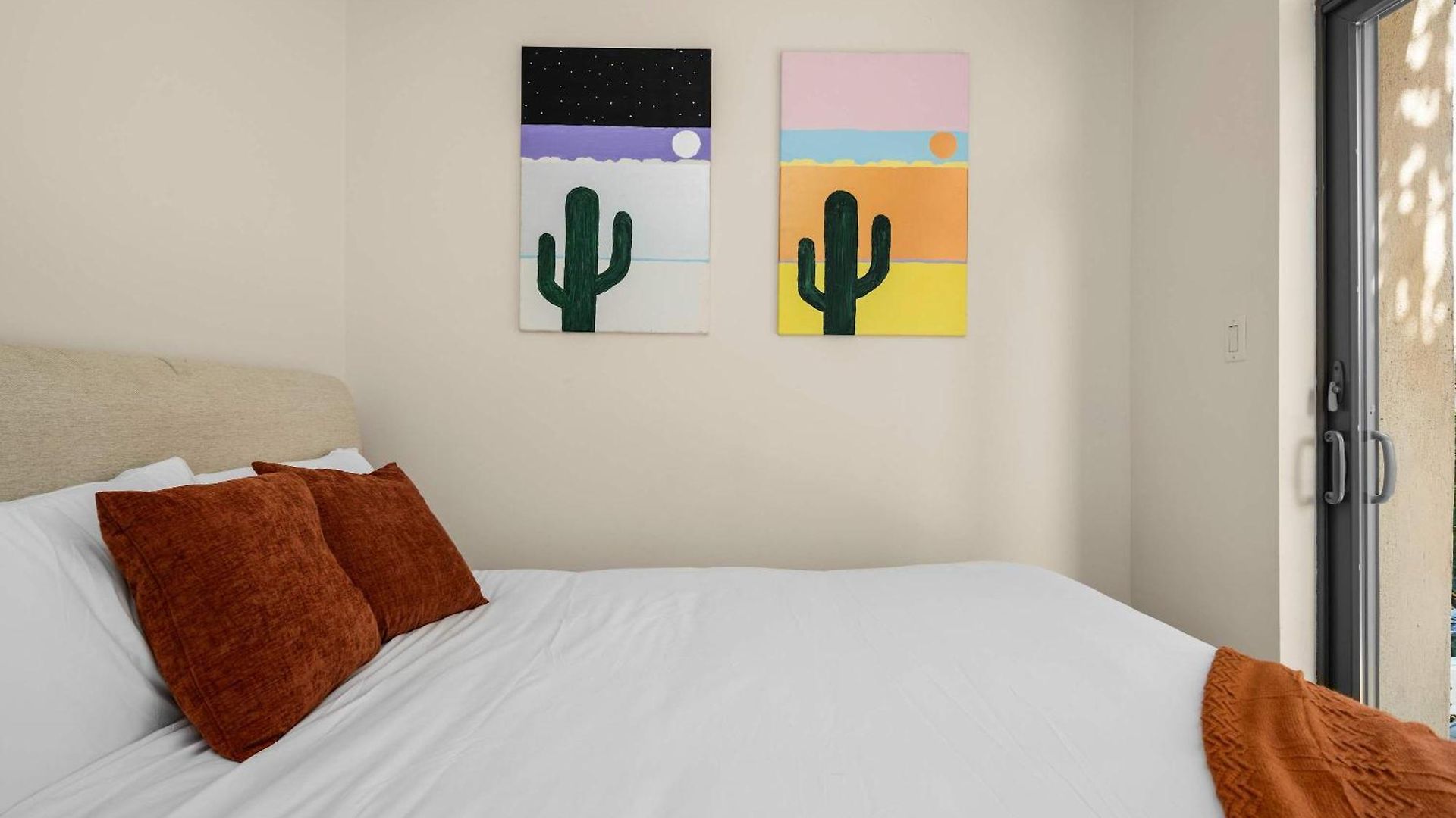 Broadway Terrace Sunlit 1br With Private Balcony *