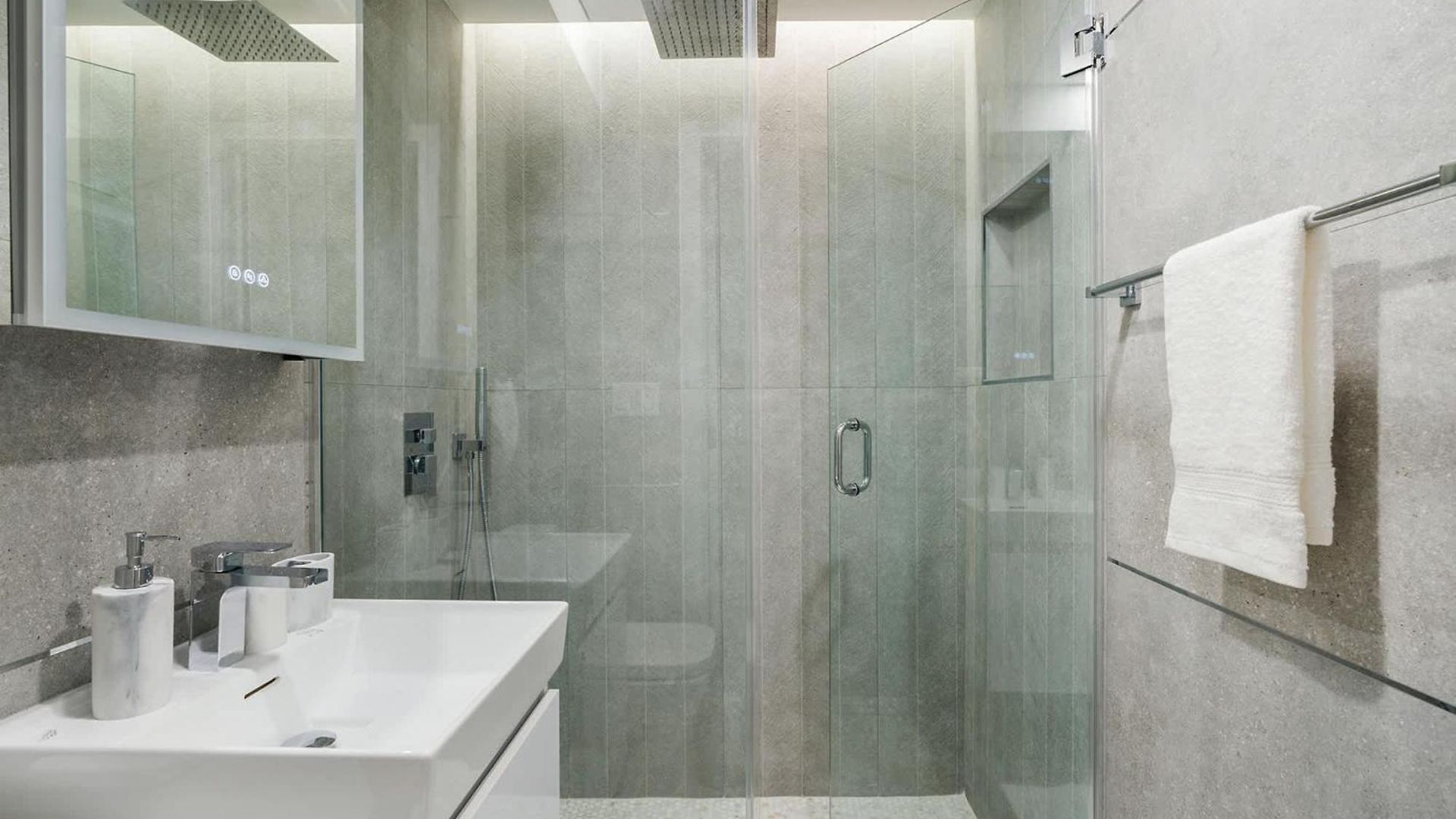 Apartment 22-3b Sleek Modern 1br Gramercy *