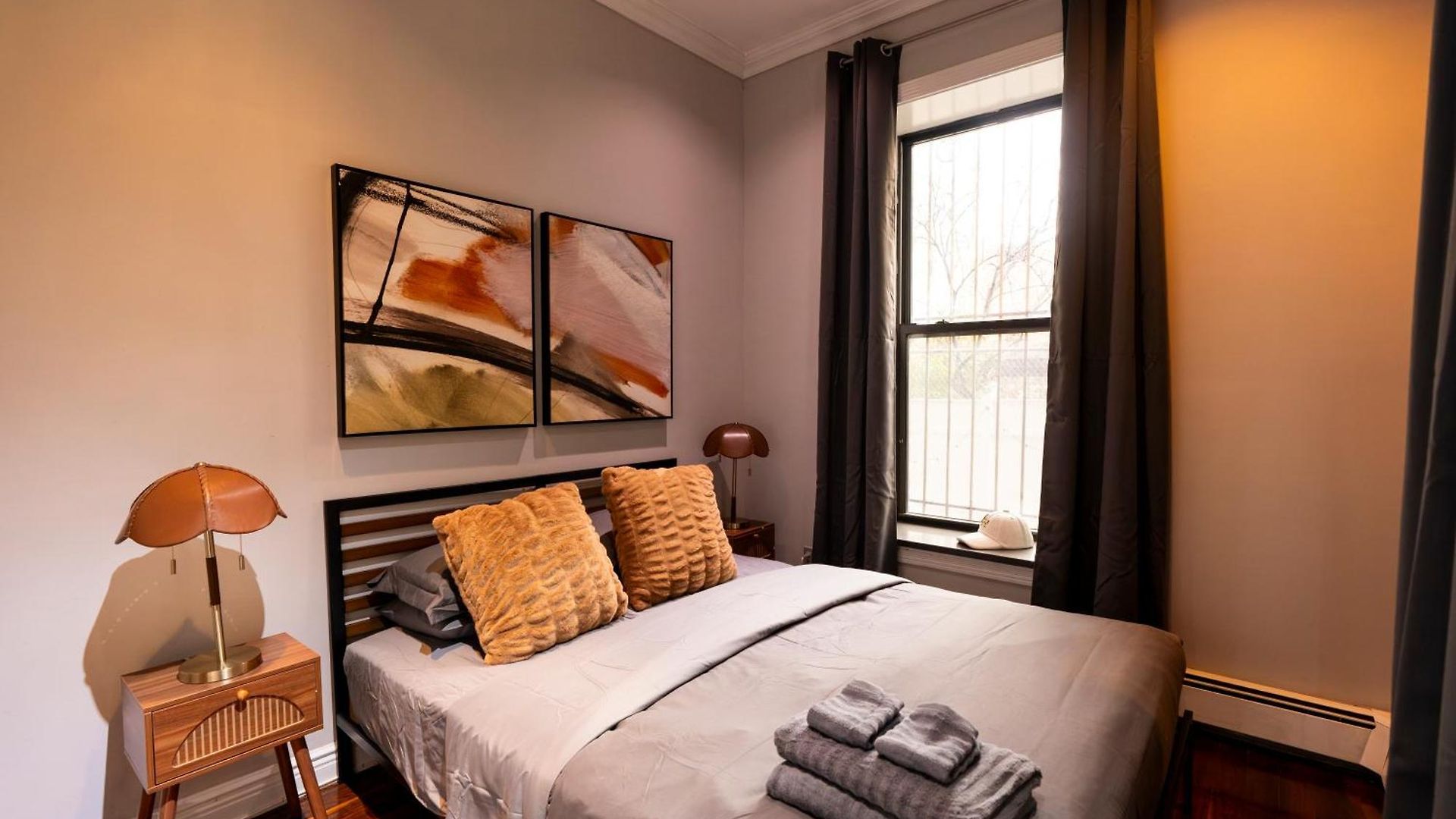 Park - 4 Bedroom With Self Check-in Apartment