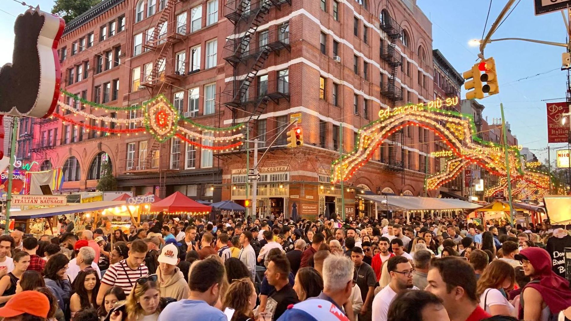 Big In Little Italy, Chinatown, Soho, Tribeca, Nyc *