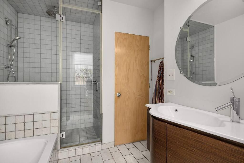 Village Place By Stayhaus 2br With 3 Terraces Apartment