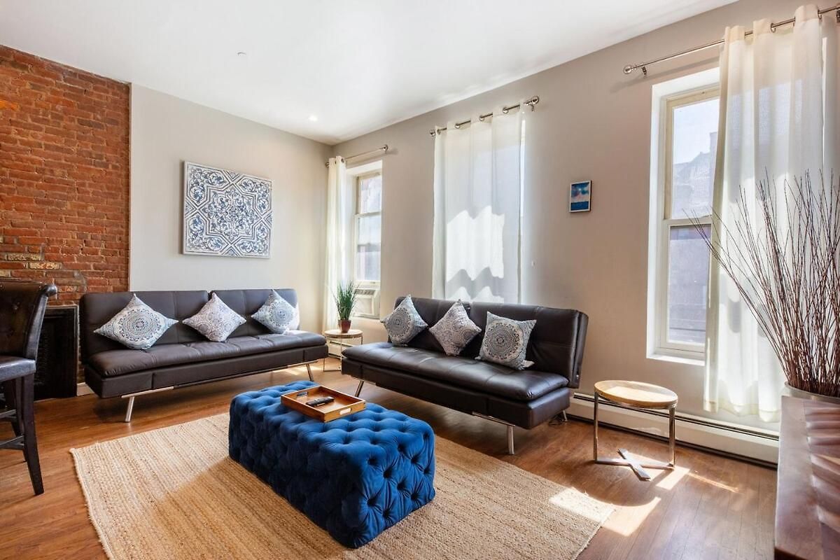 Beautiful 2-bedroom Townhouse Nyc *