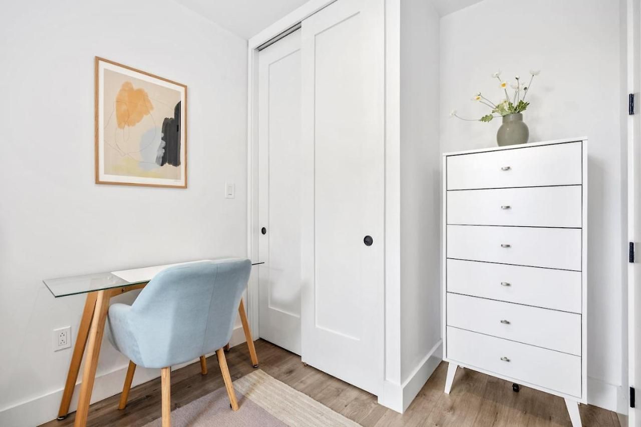 Bright Bedford Lofts With Laundry *