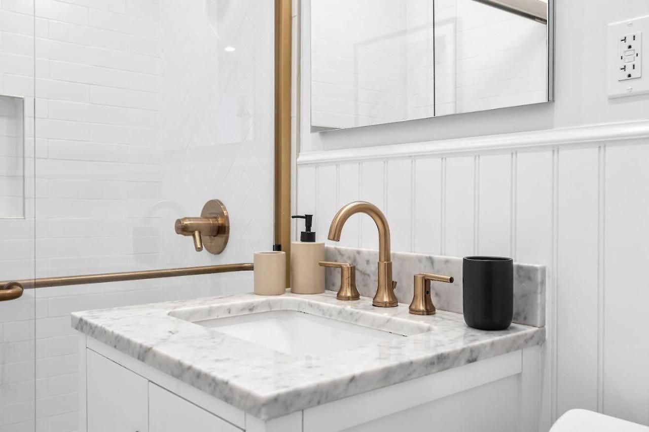 Bright Bedford Lofts With Laundry * New York