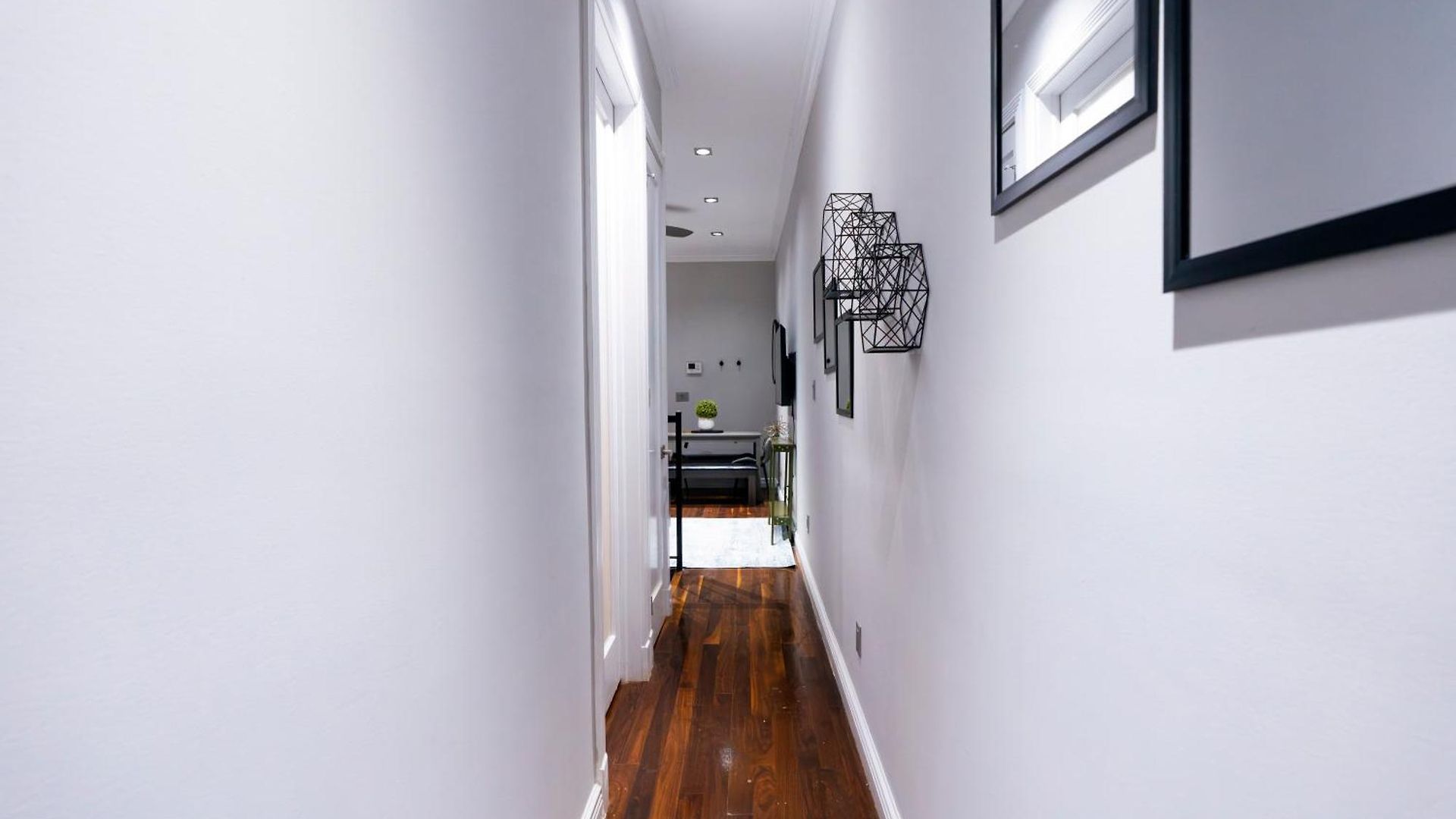 Park - 4 Bedroom With Self Check-in Apartment *