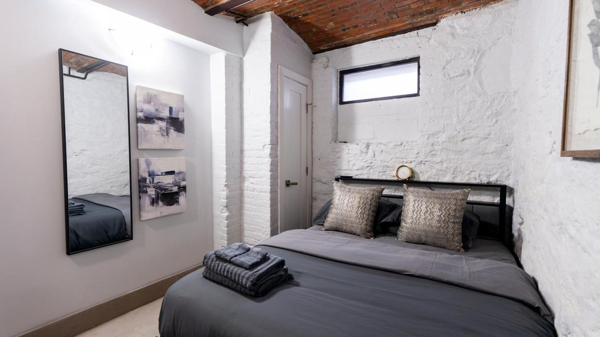 Apartment Park - 4 Bedroom With Self Check-in *