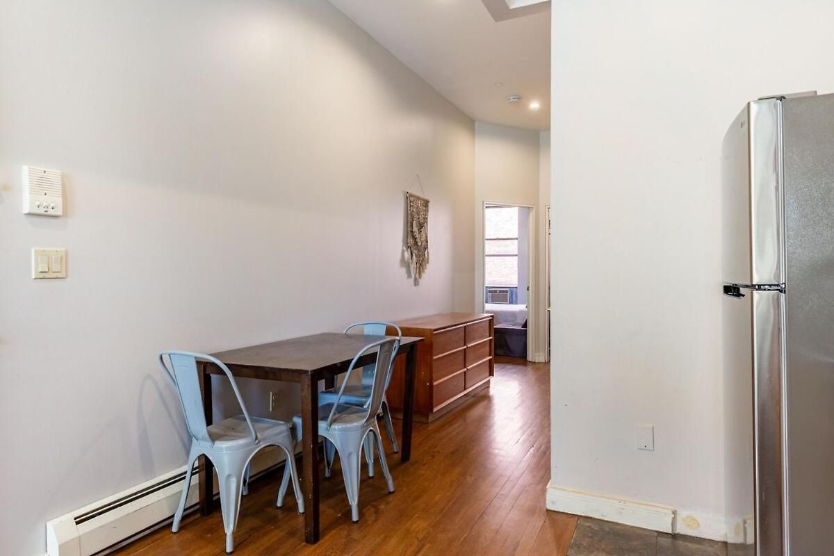 Beautiful 2-bedroom Townhouse Nyc Apartment *