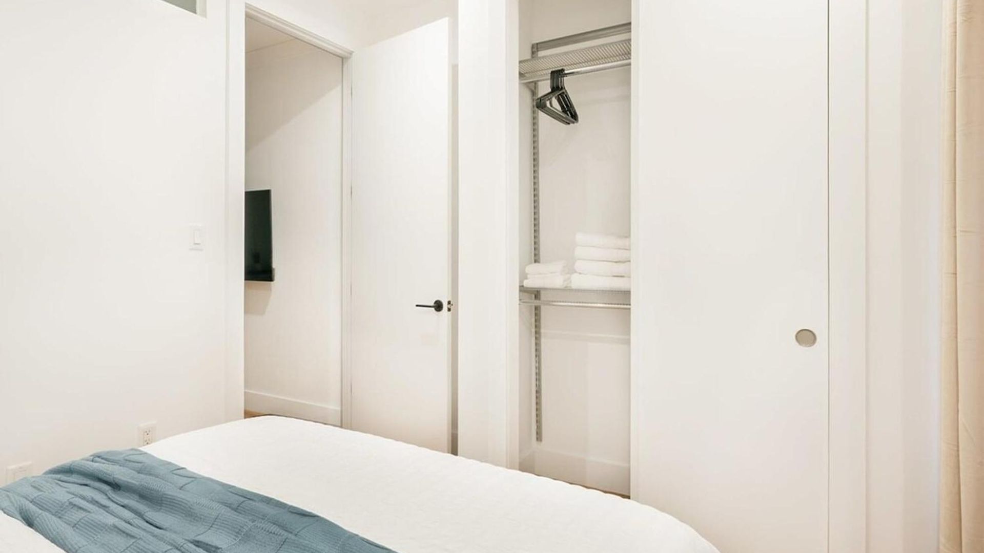 444 Midtown Apartment *