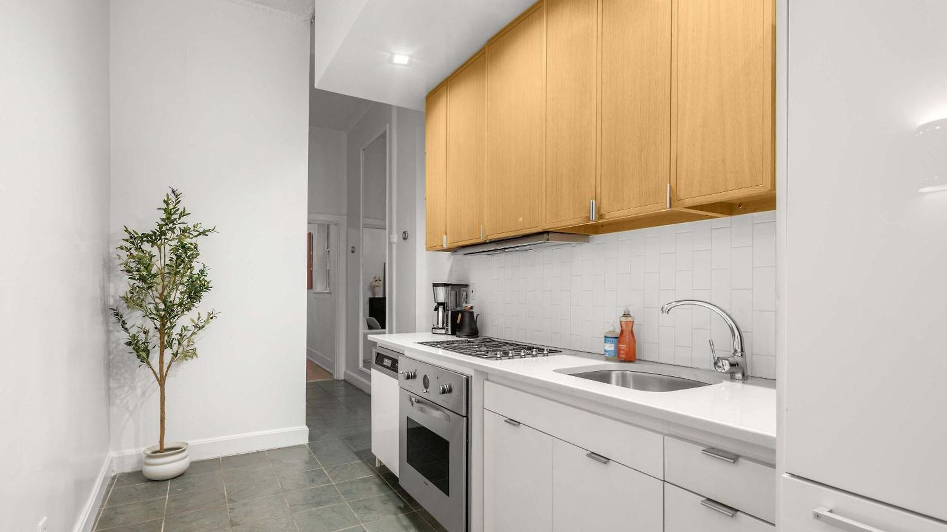 Apex Executive - Washington Square Park Ny *