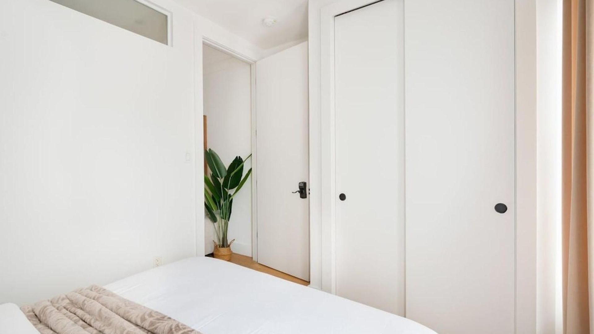 1290 Ues Apartment *
