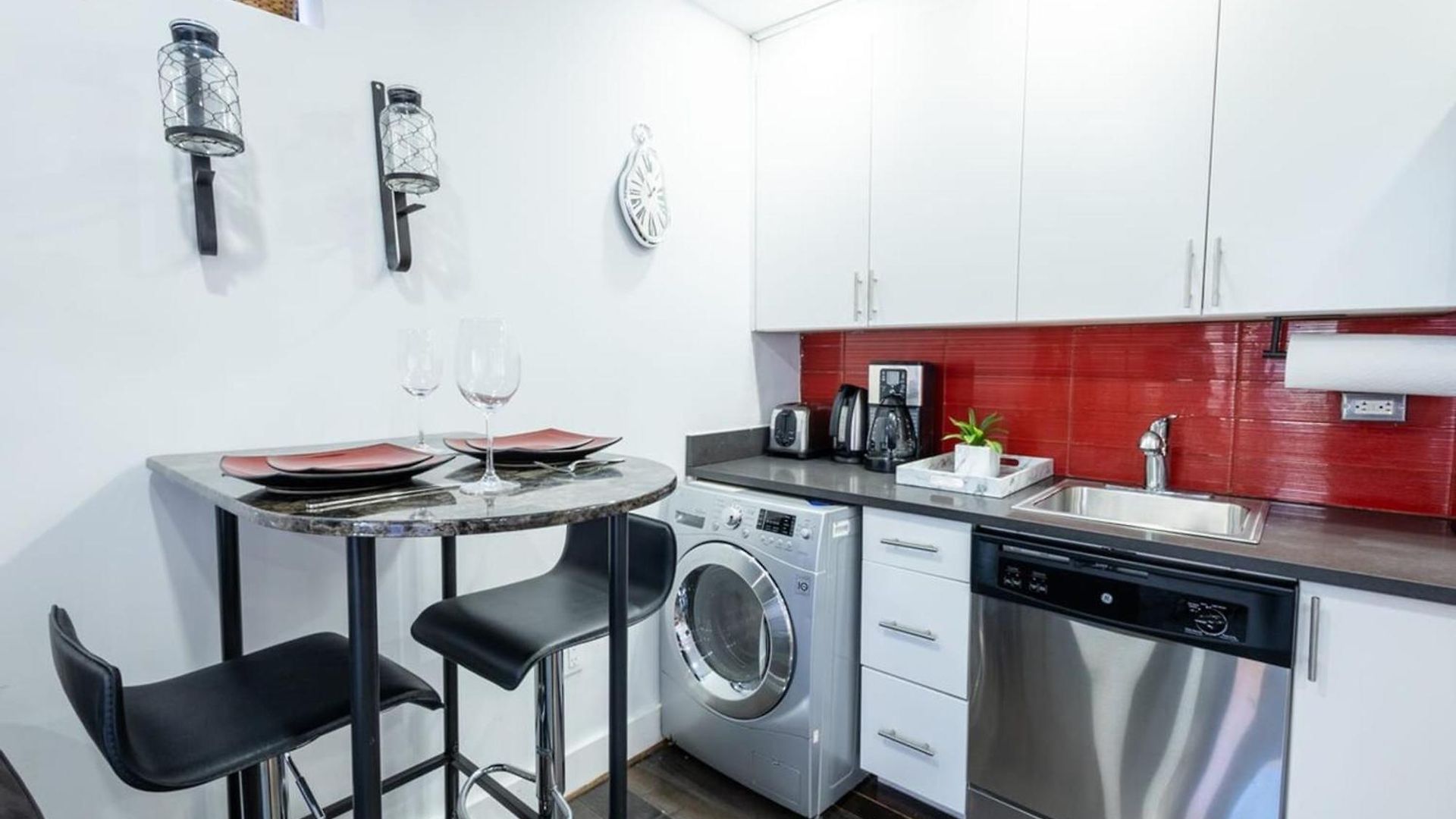 Apartment 809 Midtown