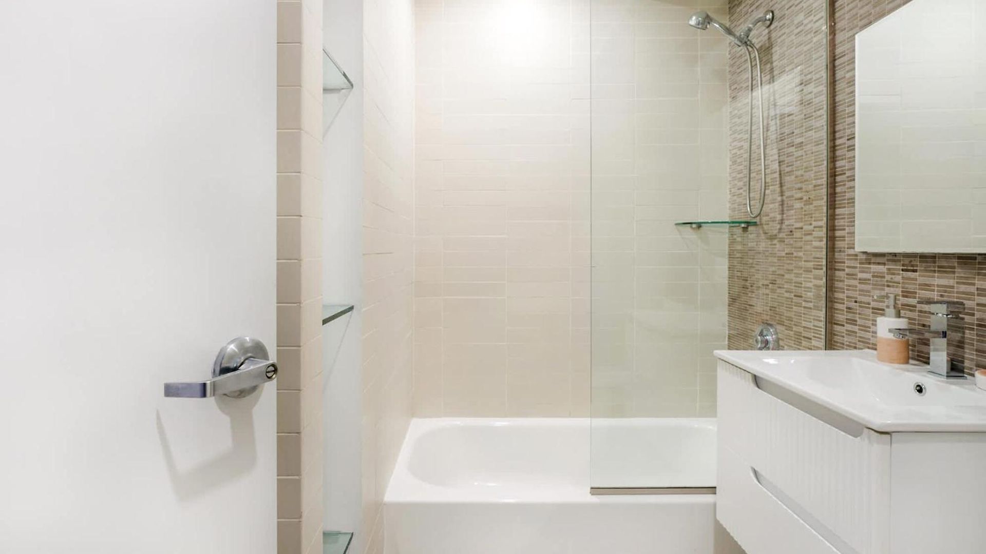 Apartment 809 Midtown *