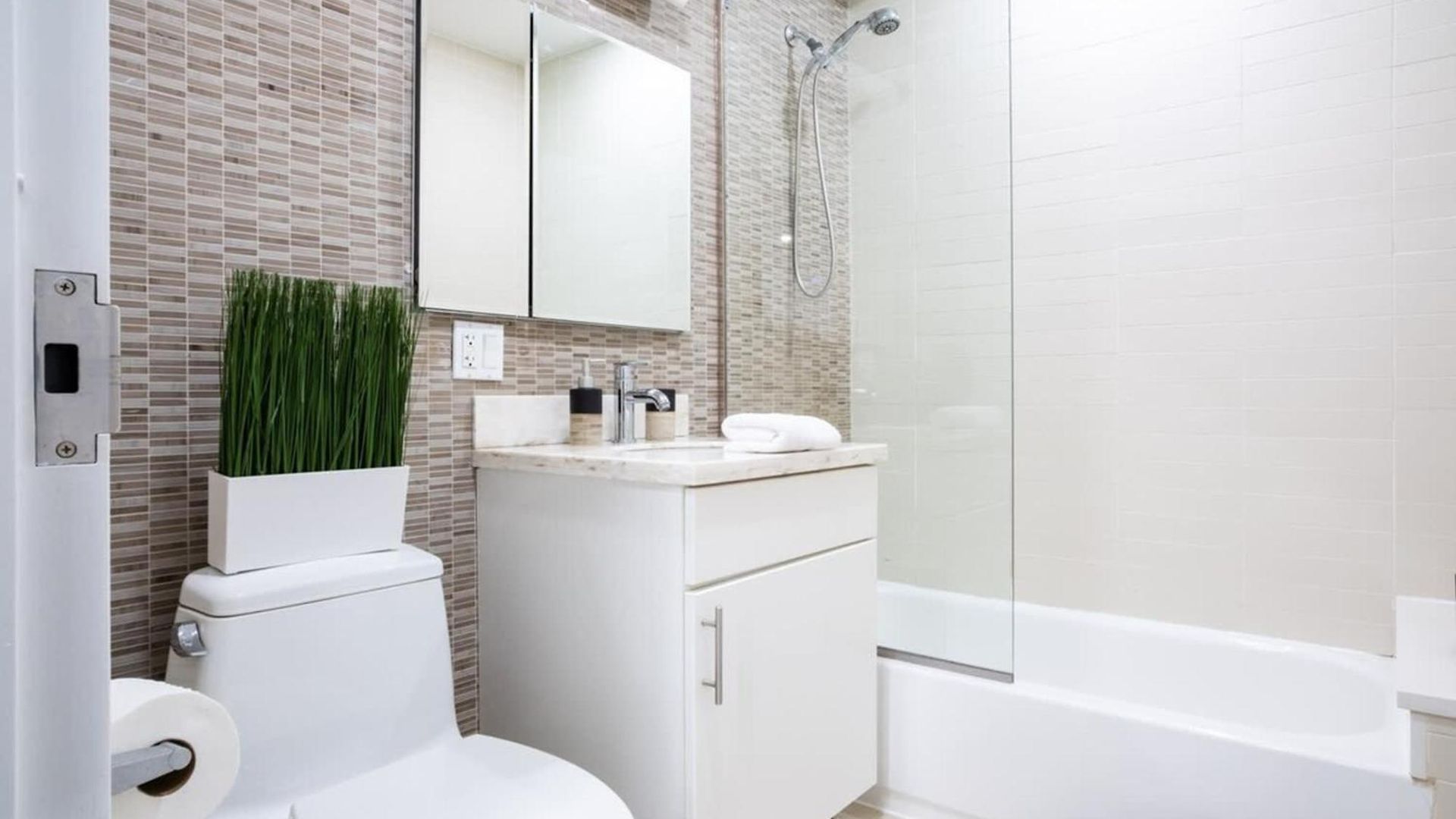 809 Midtown Apartment