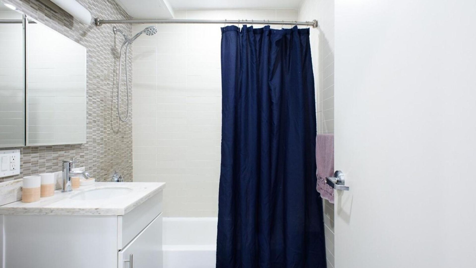 809 Midtown Apartment