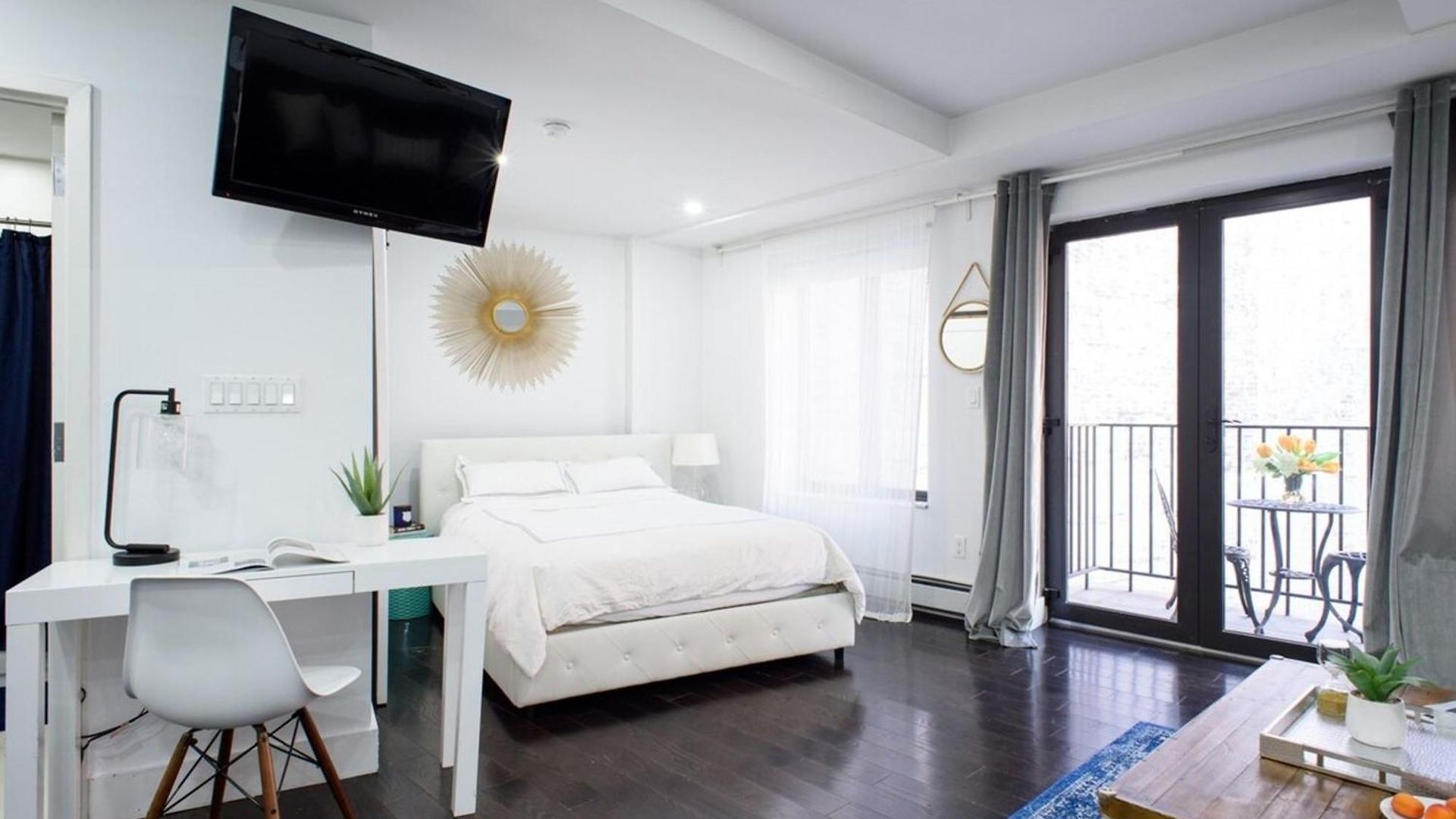Apartment 809 Midtown